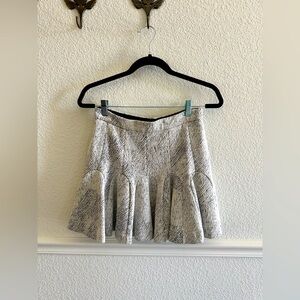 Banana Republic Black and White Mini Skirt Size 2P